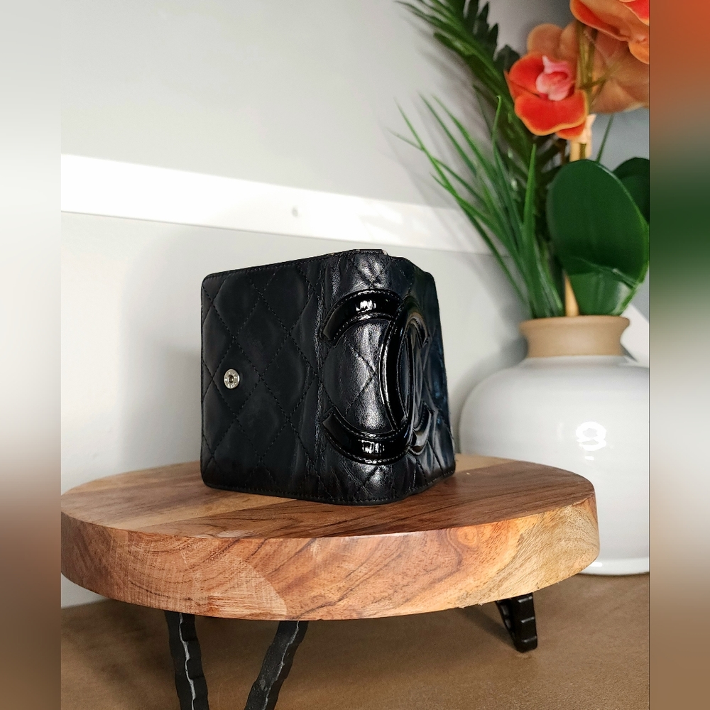 CHANEL Vintage Black Quilted Lambskin Leather Cambon Ligne Compact Wallet W/ COA